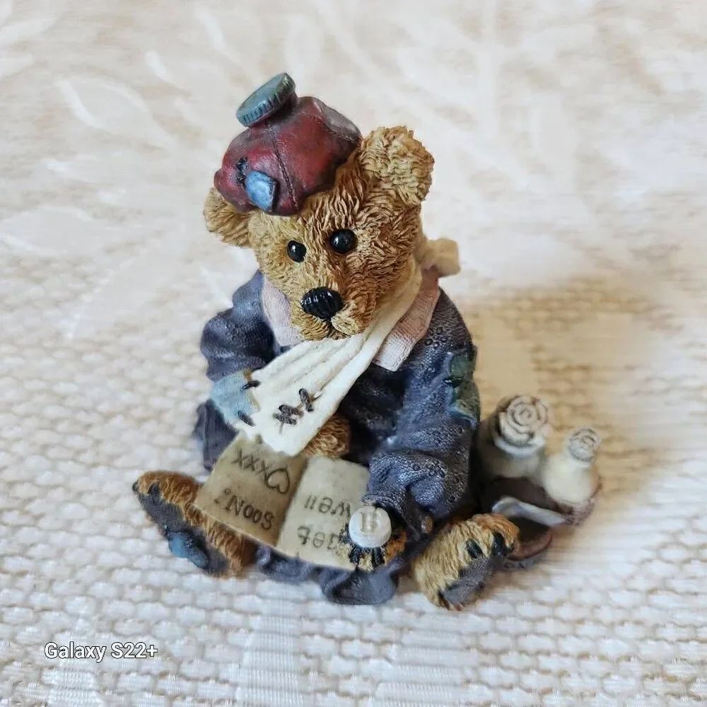 1997 vintage Boyds Bears and Friends 'Get Well Soon' figurine